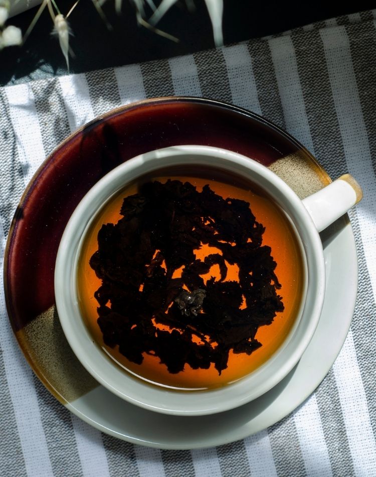 Coffret contenant une tasse à thé bleue et 3 thés au choix